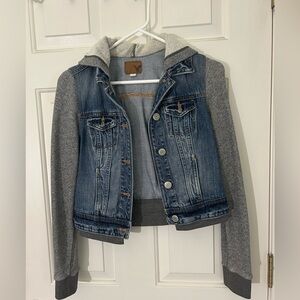 American Eagle cropped denim jacket
